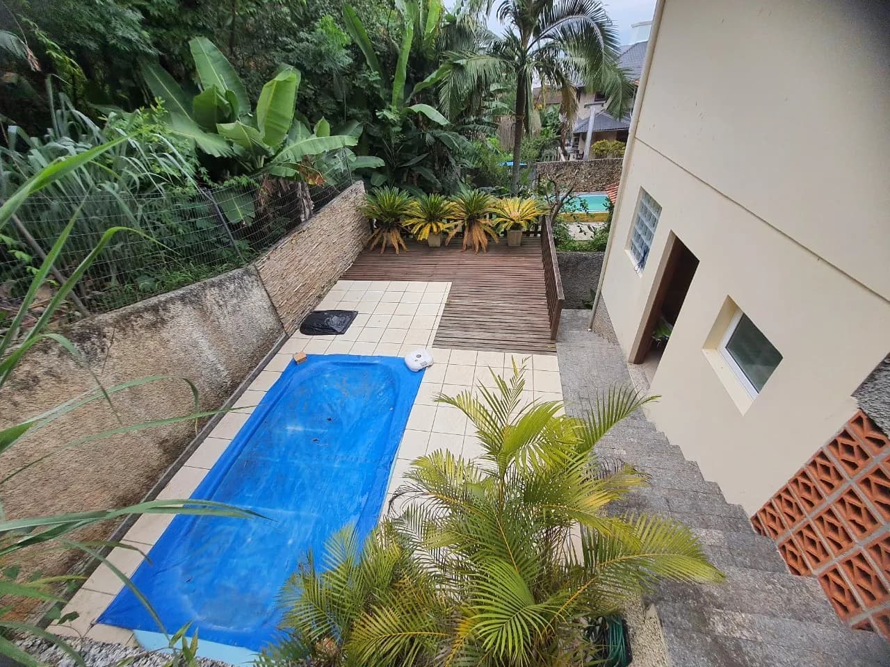 Casa para venda com 3 dormitórios em Coqueiros com 249 m² — foto principal