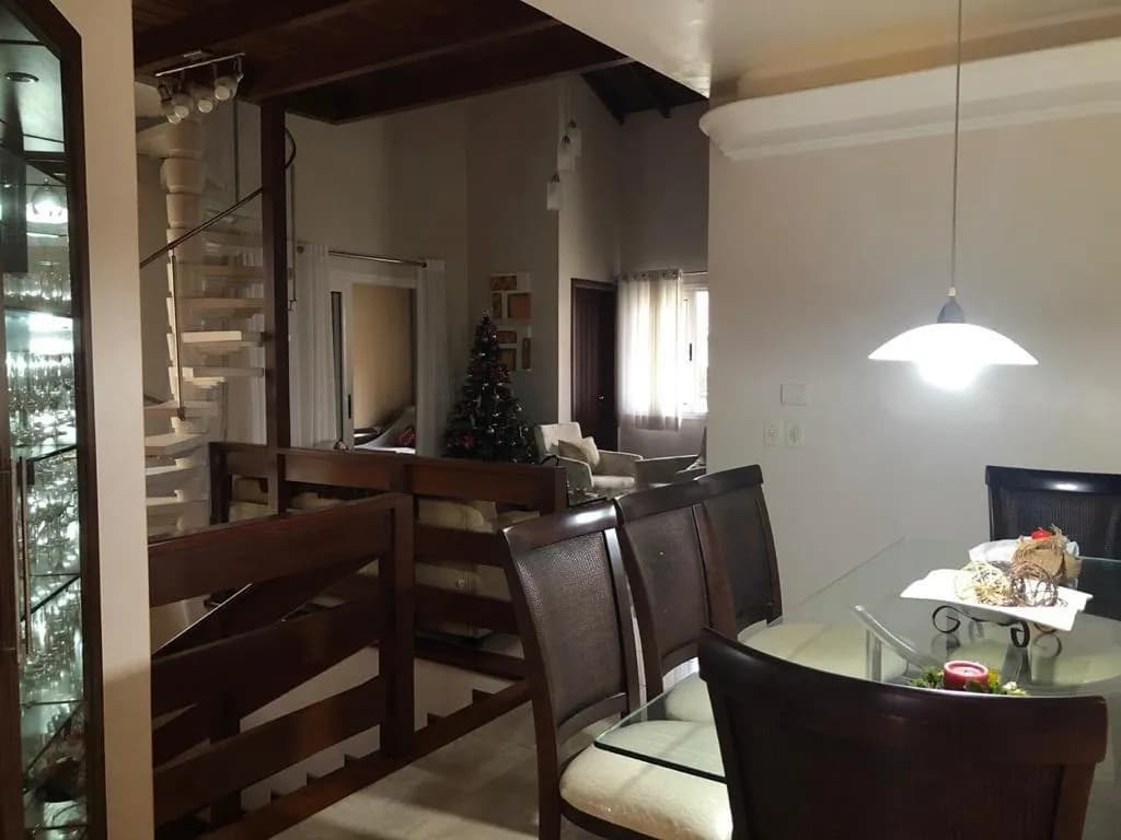 Casa para venda com 3 dormitórios em Coqueiros com 249 m² — foto 3