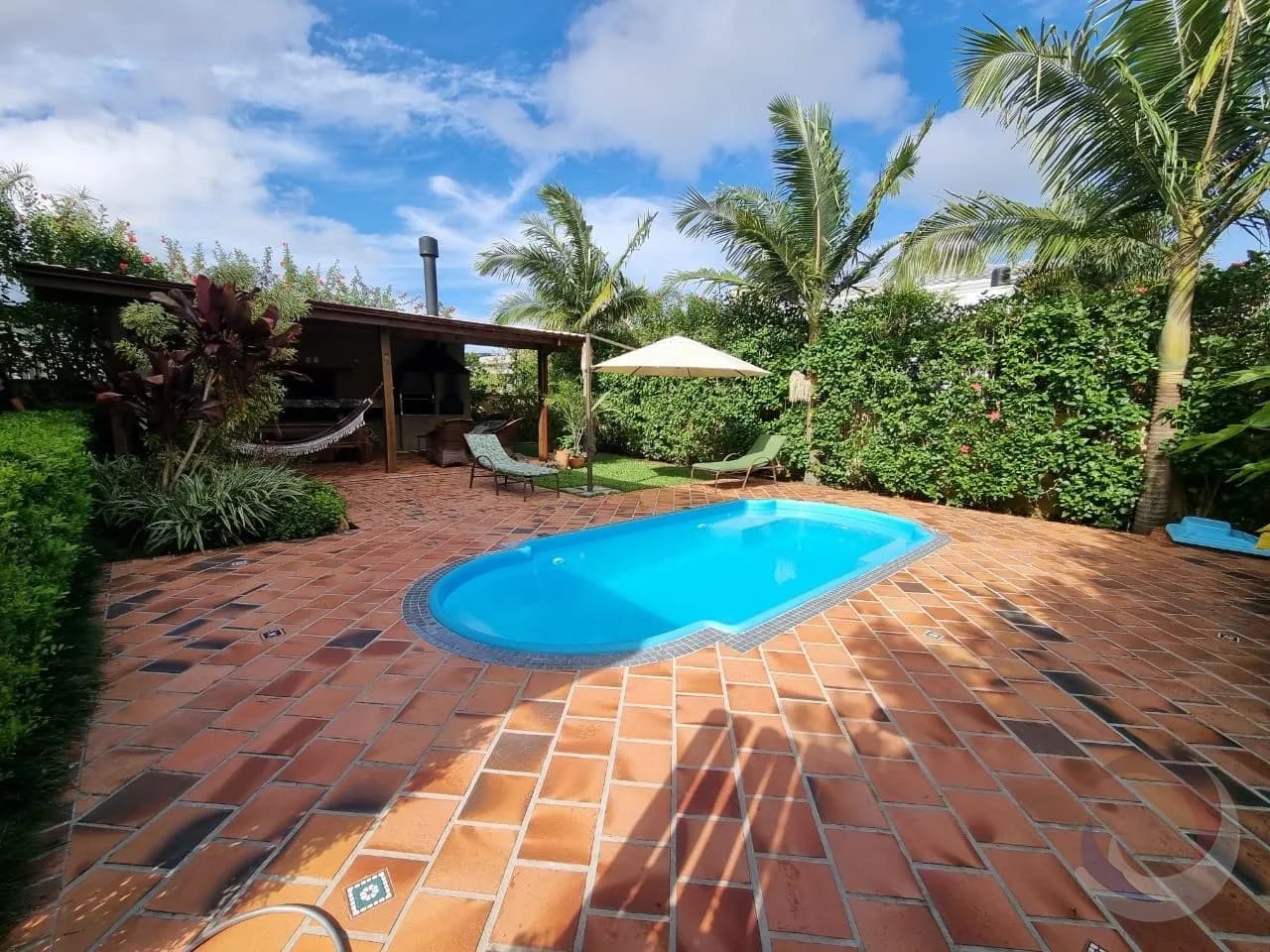 Casa para venda com 4 dormitórios em Campeche com 277 m² — foto principal