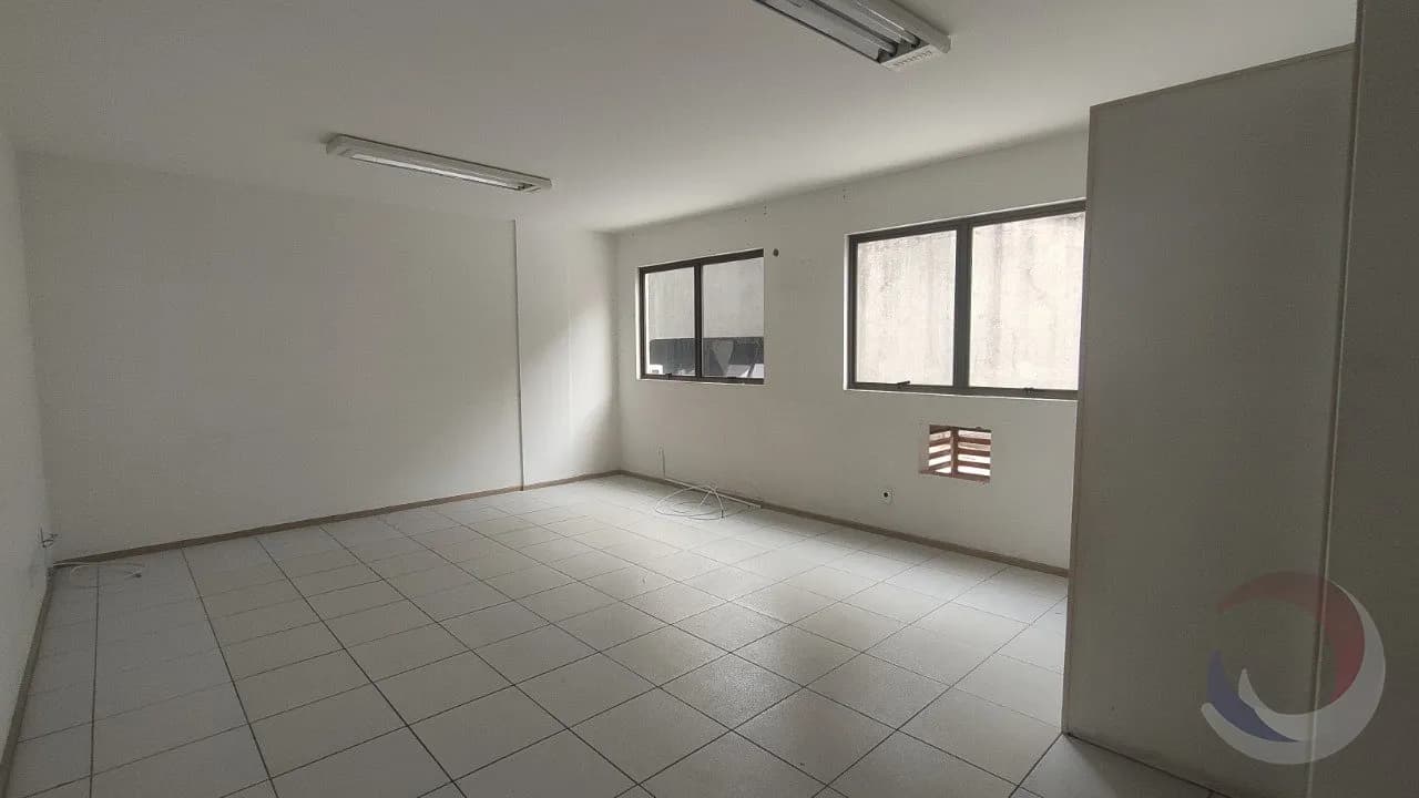 Sala comercial para venda em Centro com 32 m² — foto 2