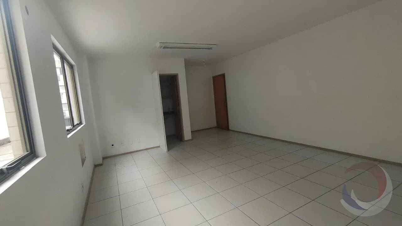 Sala comercial para venda em Centro com 32 m² — foto 4