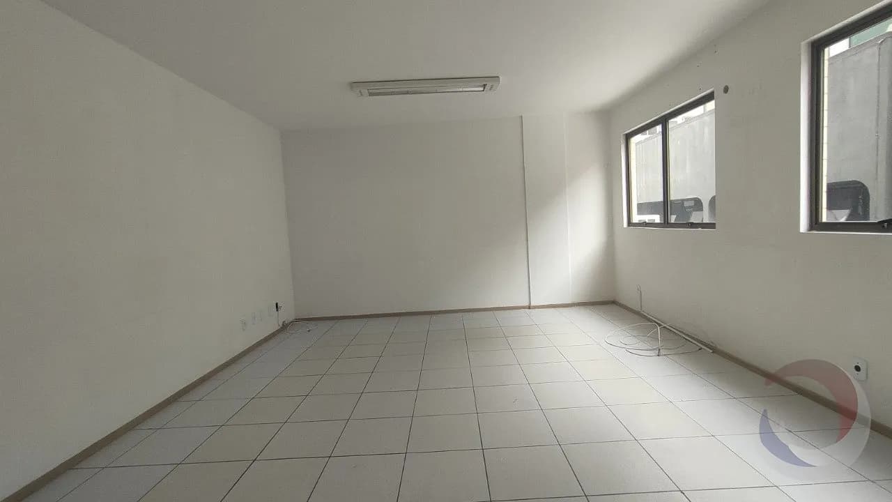Sala comercial para venda em Centro com 32 m² — foto 5