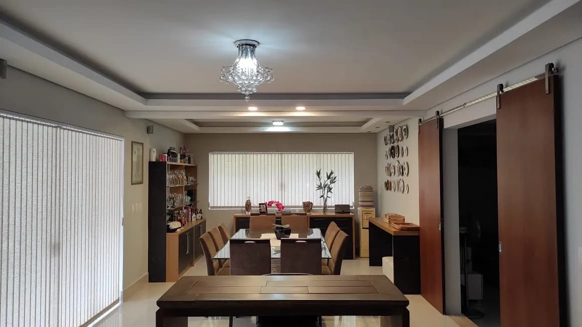 Casa para venda com 6 dormitórios em Cacupé com 542 m²