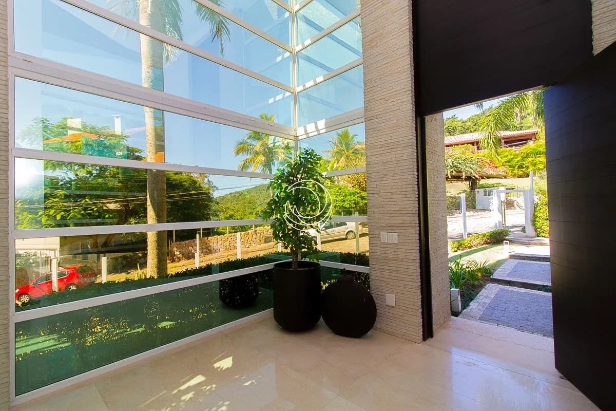 Casa para venda com 6 dormitórios em Praia Brava com 1097 m² — foto 2