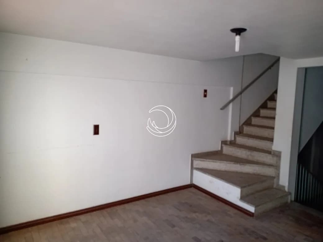 Casa para venda com 3 dormitórios em Centro com 185 m² — foto 2