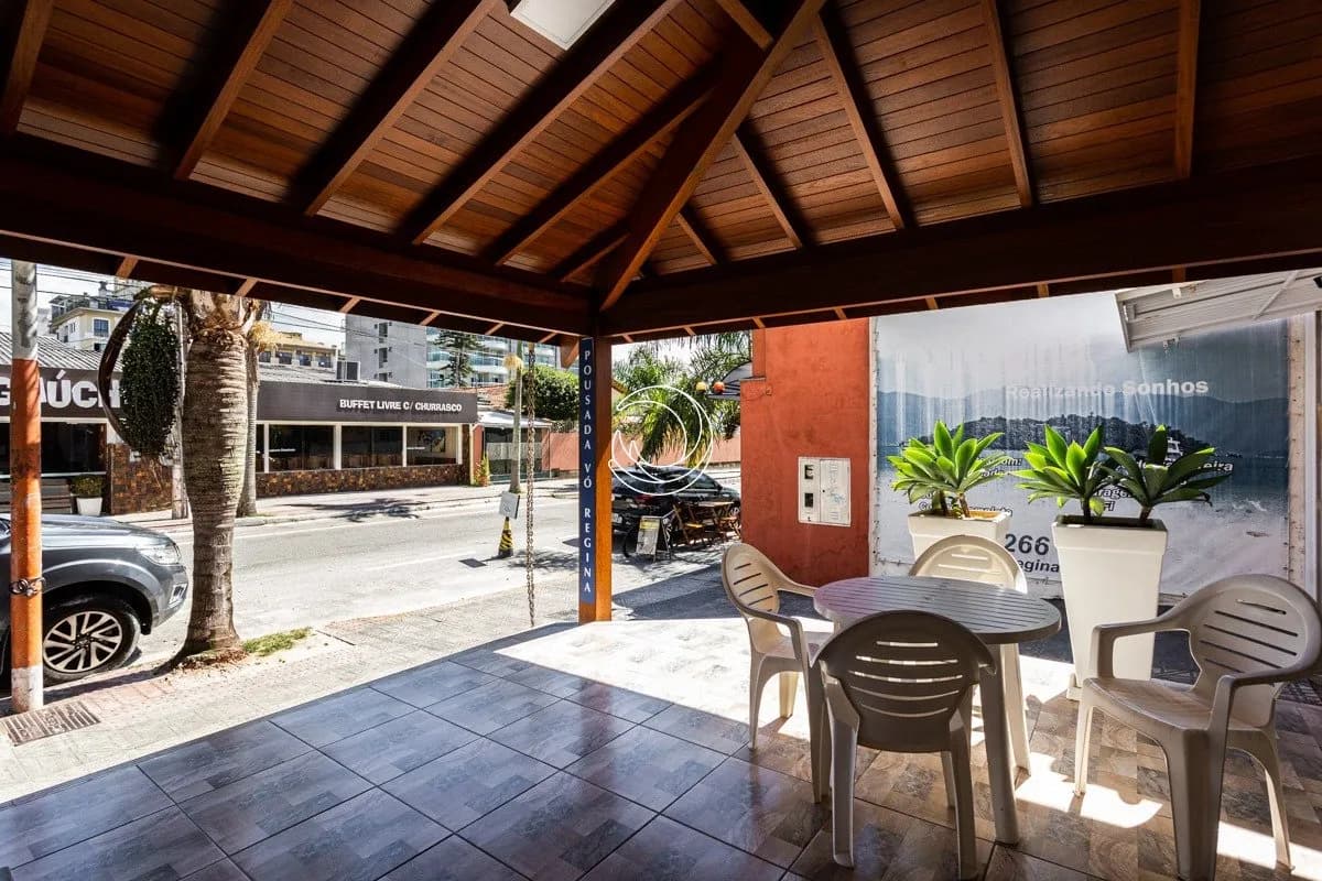 Hotel/pousada para venda em Canasvieiras com 1084 m² — foto 4