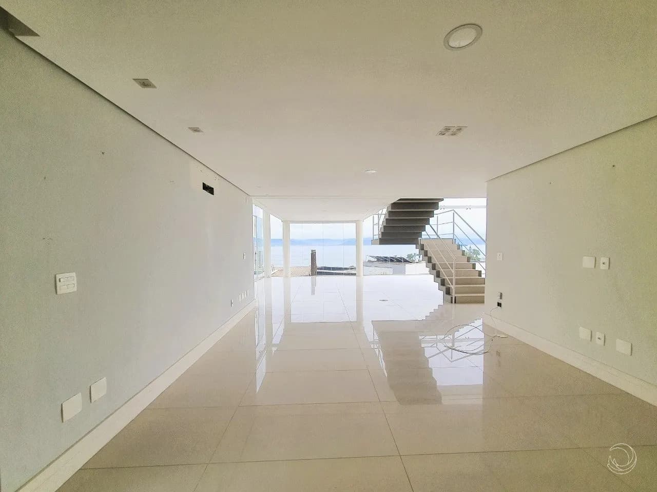 Casa para venda com 3 dormitórios em Cacupé com 461 m² — foto 4