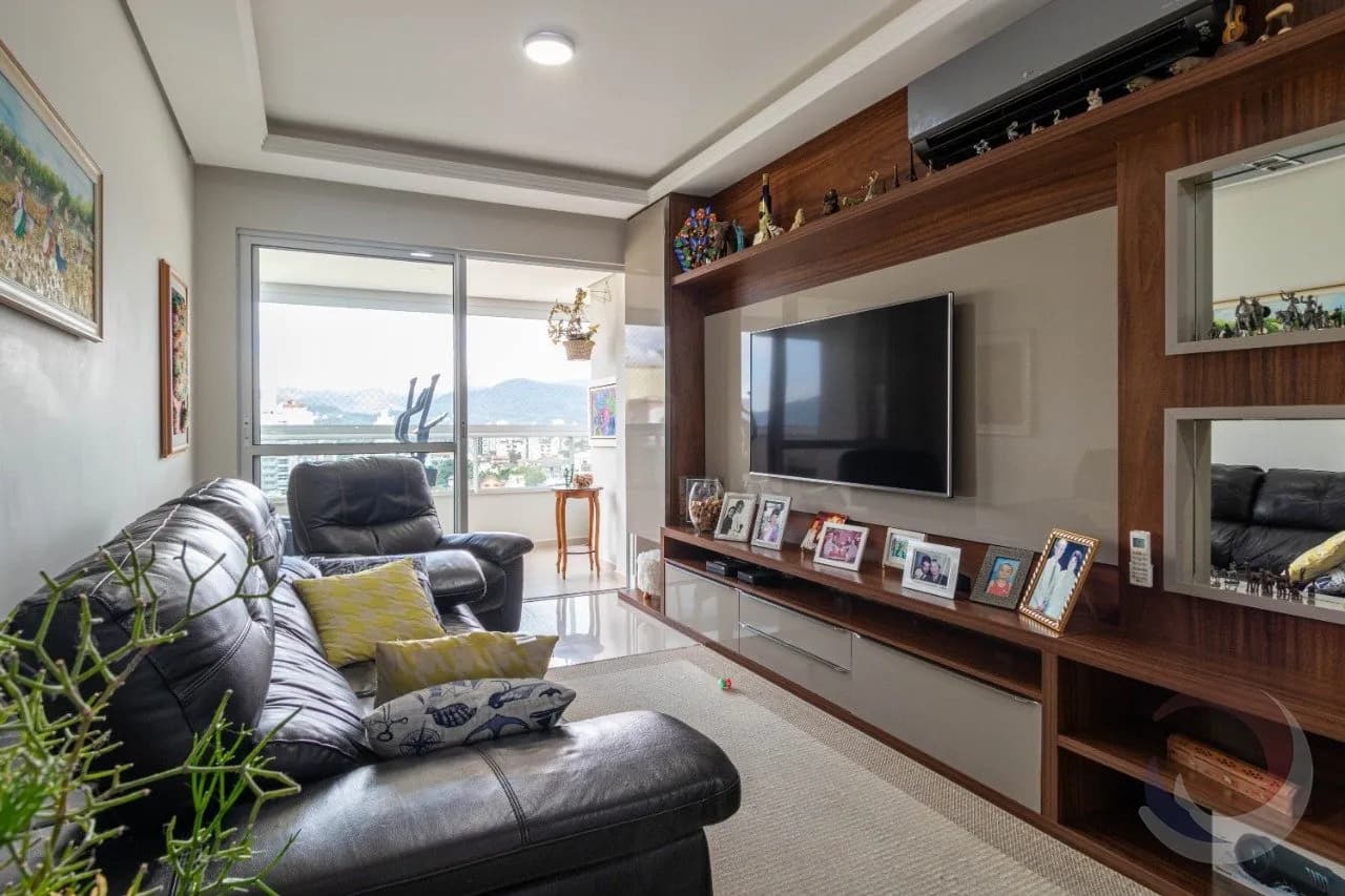 Apartamento para venda com 3 dormitórios em Agronômica com 109 m² — foto principal