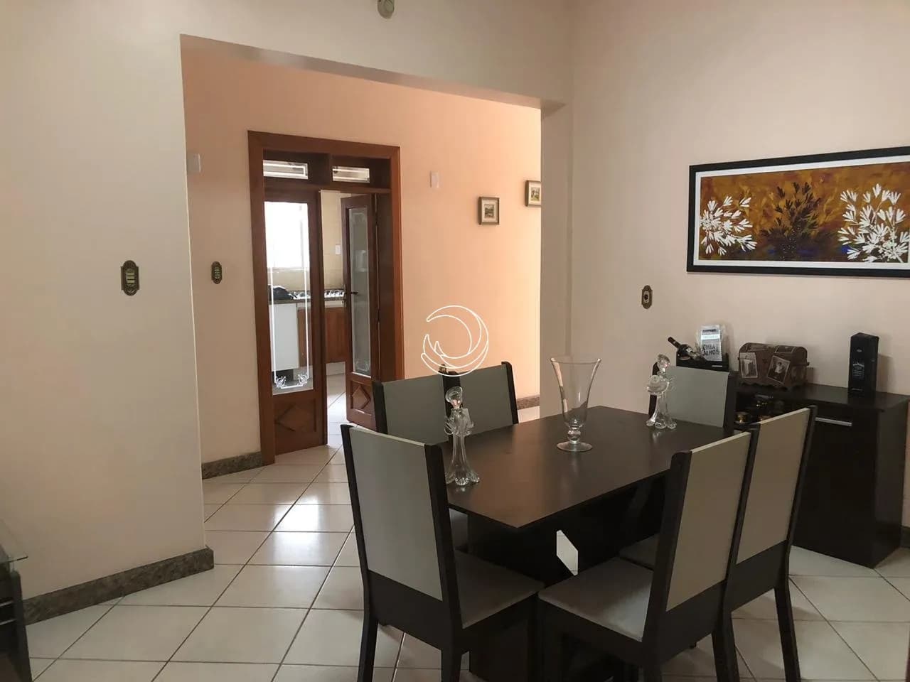Casa para venda com 4 dormitórios em Centro com 220 m² — foto 2