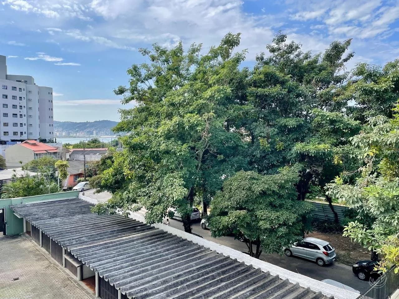 Apartamento para venda com 2 dormitórios em Coqueiros com 90 m² — foto 4