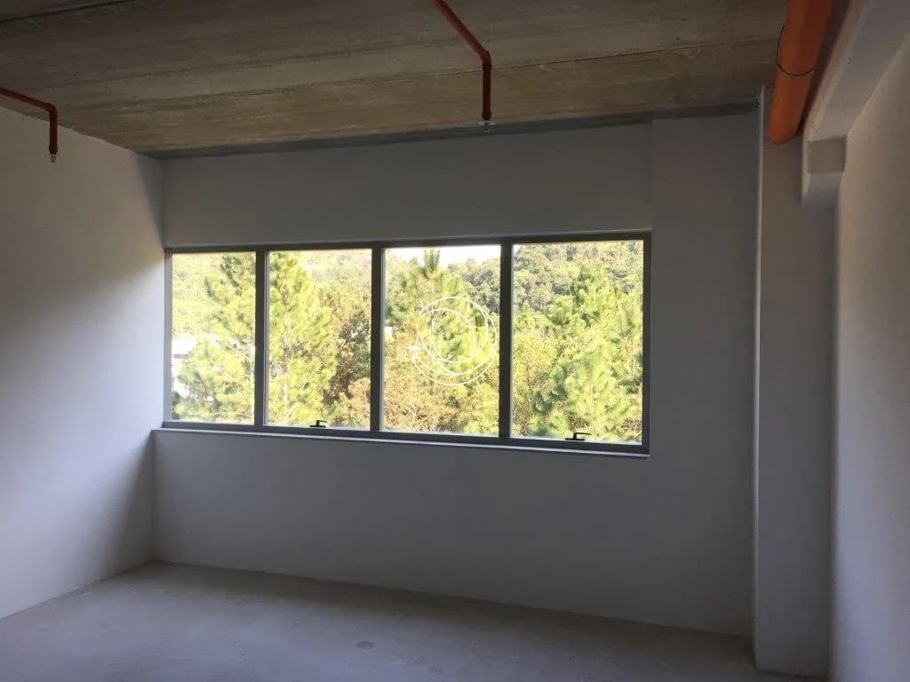 Sala comercial para venda em Saco Grande com 45 m² — foto 2