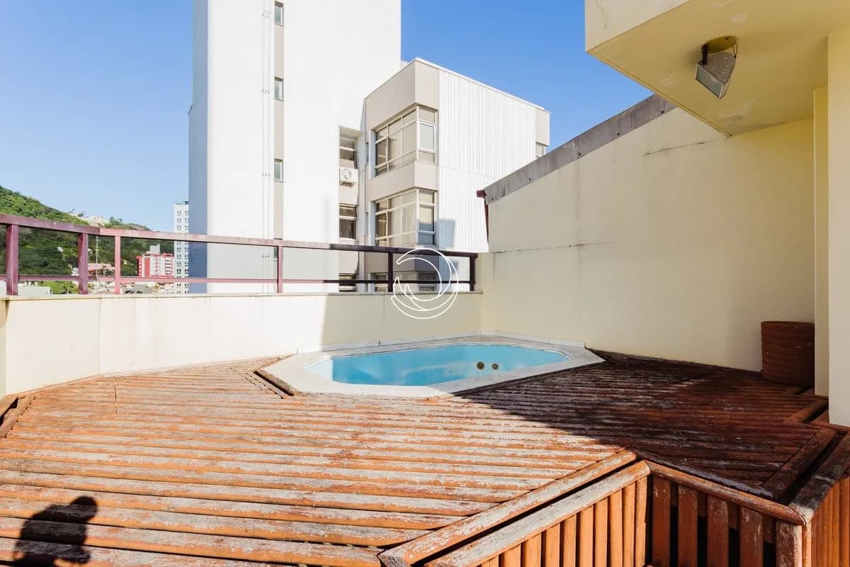 Cobertura para venda com 4 dormitórios em Centro com 226 m² — foto principal