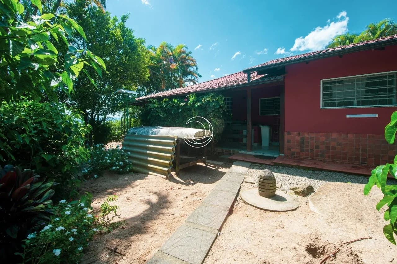 Casa para venda com 2 dormitórios em Sambaqui com 131 m² — foto 3