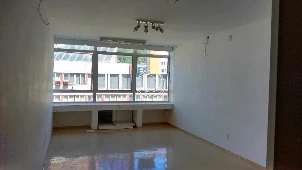 Sala comercial para venda em Centro com 40 m²