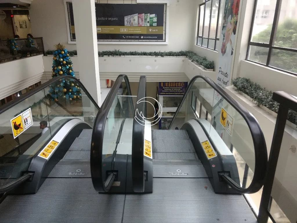 Sala comercial para venda em Trindade com 30 m² — foto 2
