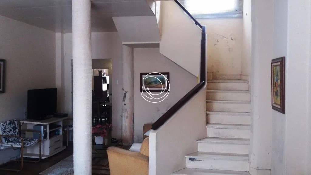 Casa para venda com 4 dormitórios em Centro com 198 m² — foto 2