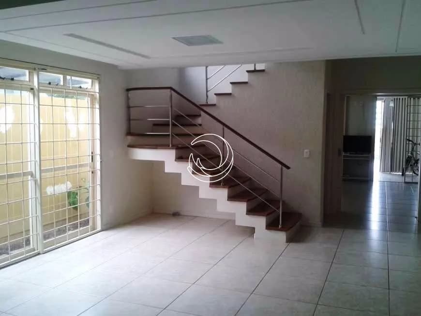 Casa para venda com 5 dormitórios em Capoeiras com 313 m²