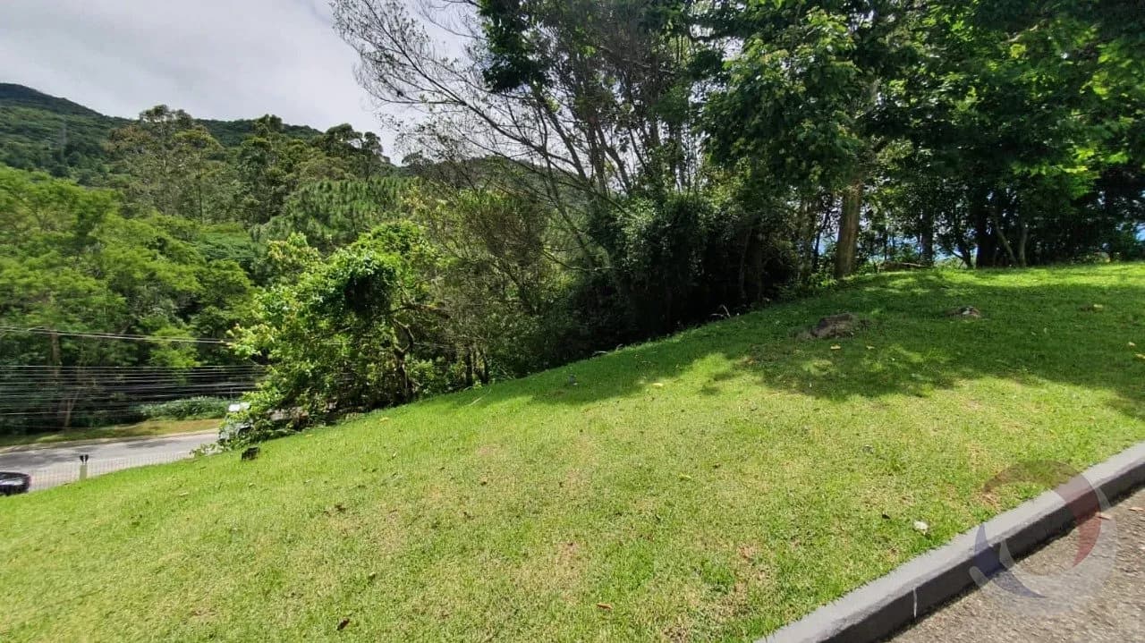 Terreno para venda em Itacorubi com 842 m² — foto principal