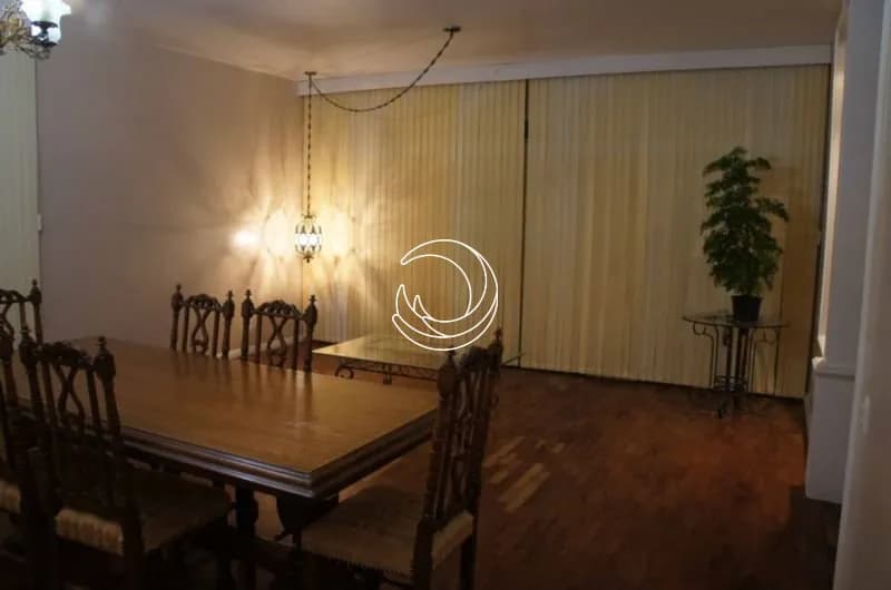 Casa para venda com 4 dormitórios em Centro com 350 m² — foto principal
