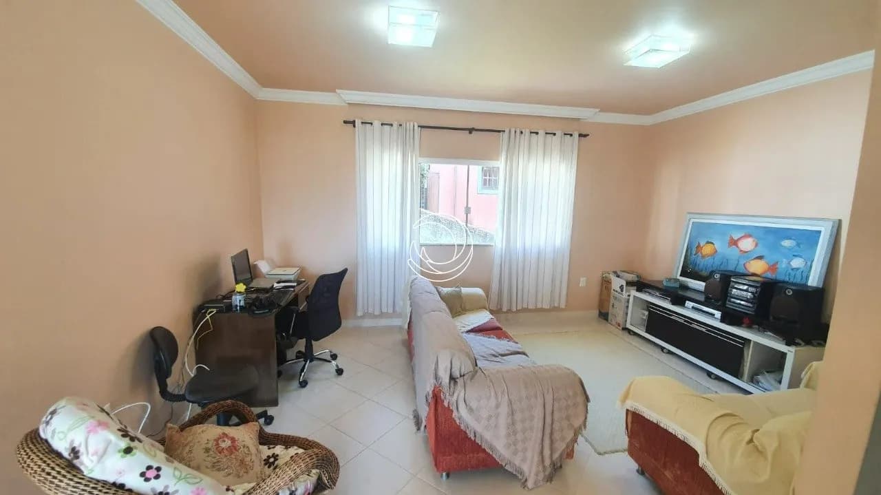 Casa para venda com 4 dormitórios em Centro com 280 m² — foto 4