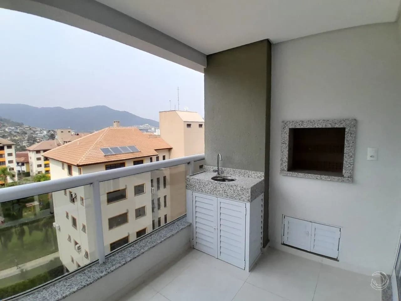 Apartamento para venda com 2 dormitórios em Saco Grande com 72 m² — foto 4