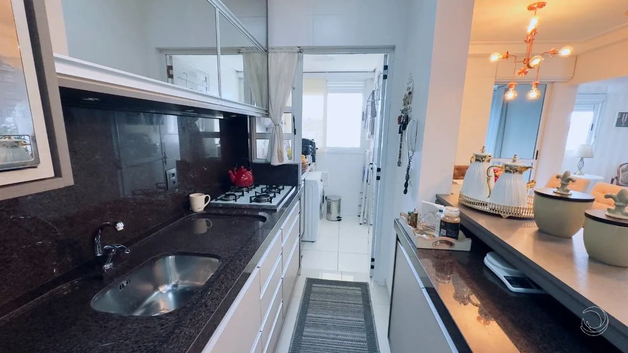 Apartamento duplex para venda com 2 dormitórios em Coqueiros com 125 m² — foto 2