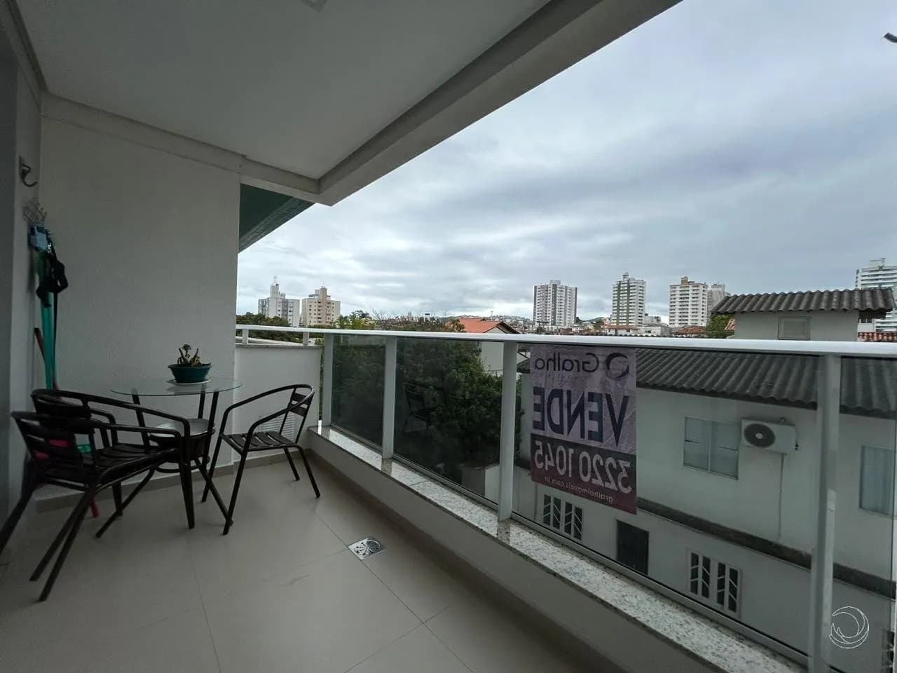 Apartamento para venda com 2 dormitórios em Barreiros com 71 m² — foto 2