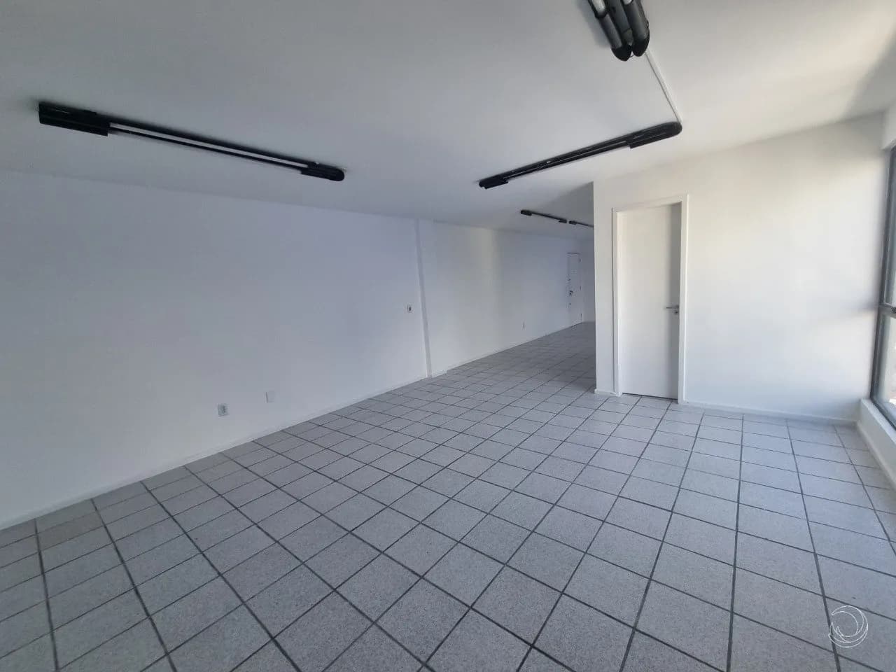 Sala comercial para venda em Centro com 57 m² — foto 5