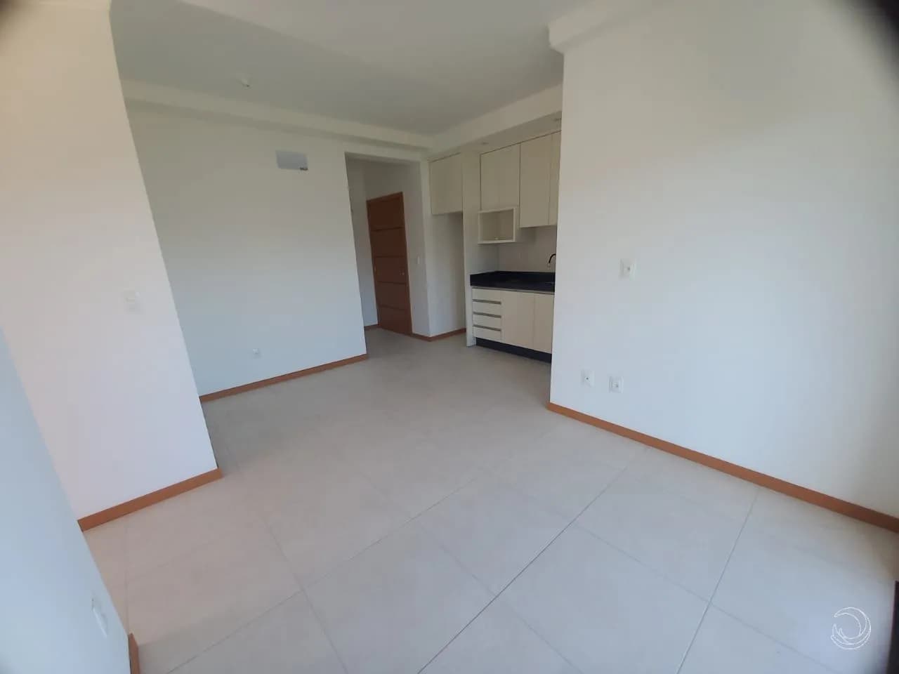 Apartamento para venda com 2 dormitórios em Coqueiros com 60 m² — foto 2