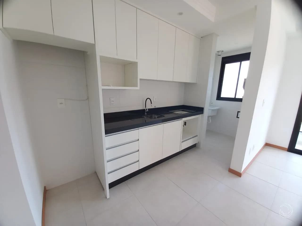 Apartamento para venda com 2 dormitórios em Coqueiros com 60 m² — foto 4