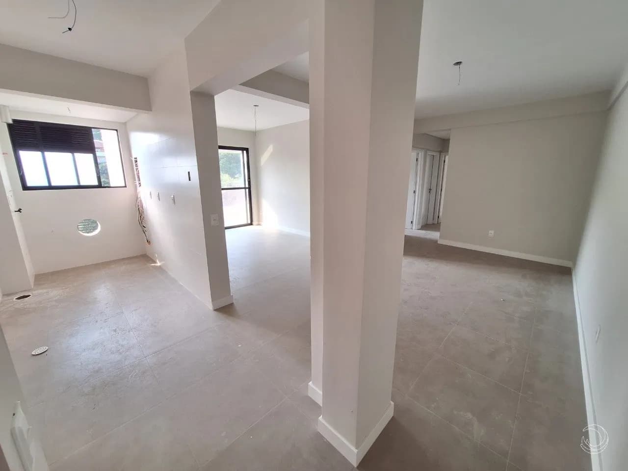 Apartamento para venda com 3 dormitórios em Saco Grande com 98 m² — foto 2