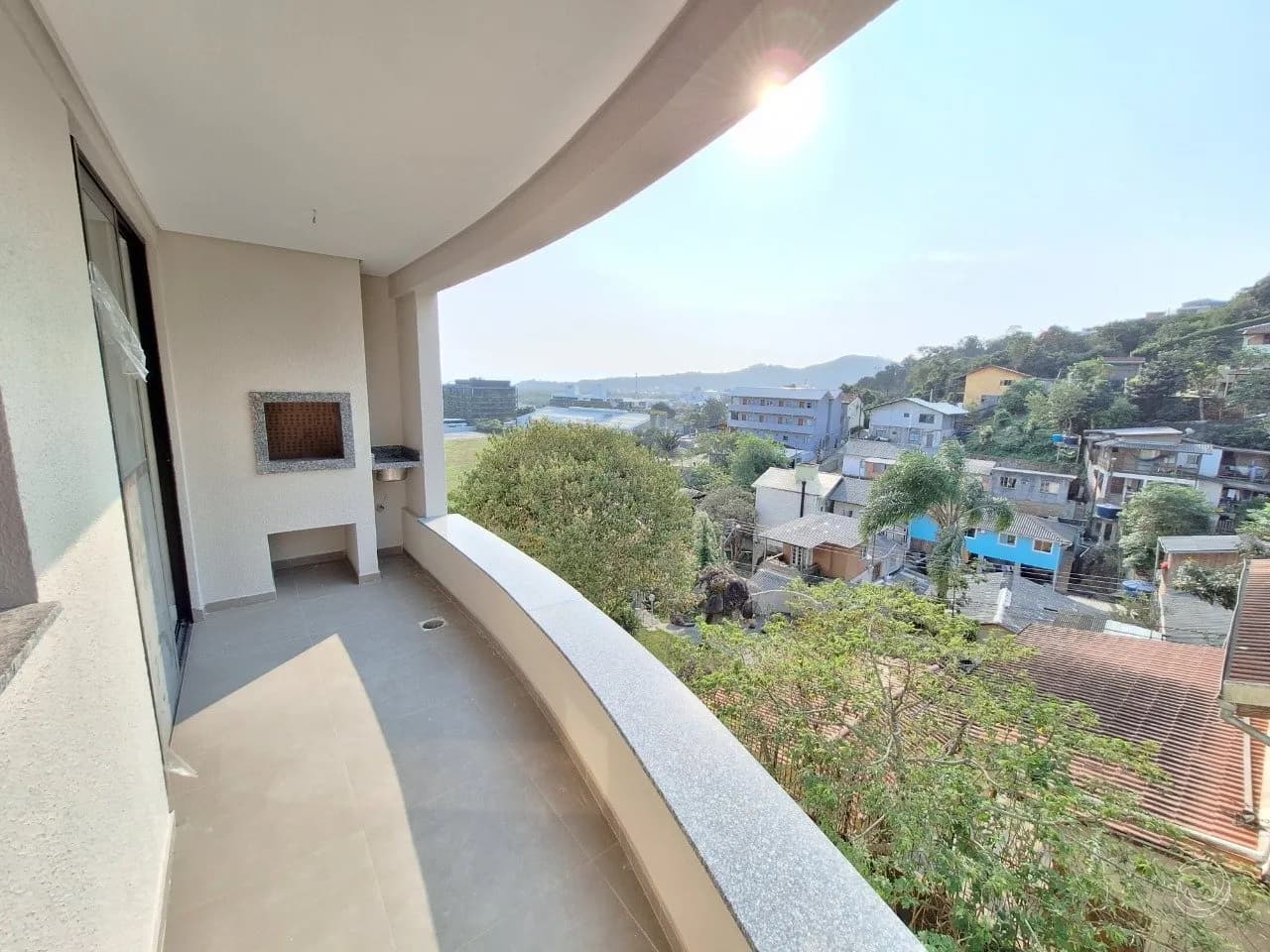 Apartamento para venda com 3 dormitórios em Saco Grande com 98 m² — foto 4