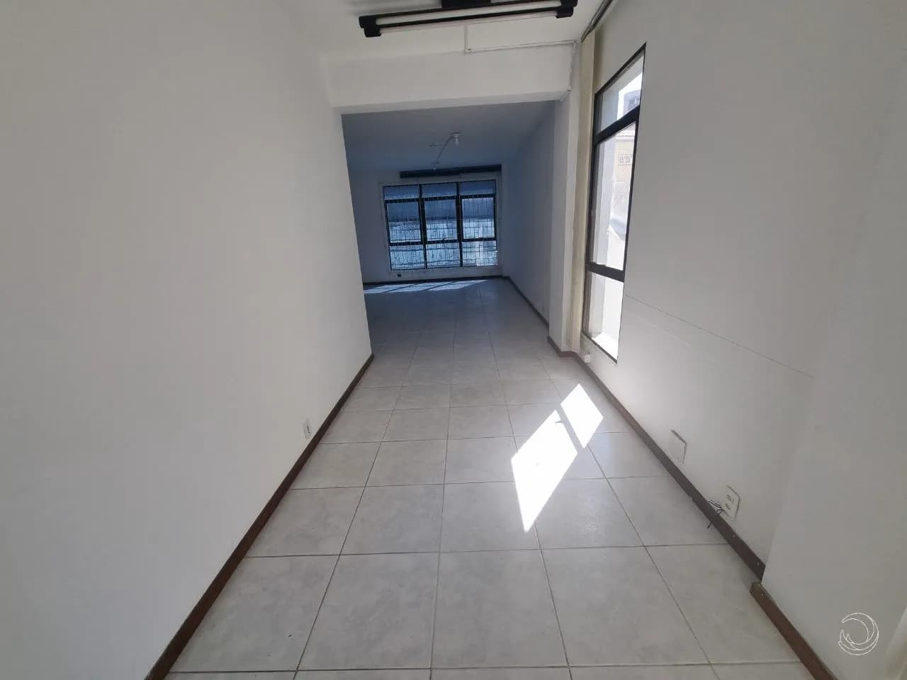 Sala comercial para venda em Centro com 56 m² — foto 3