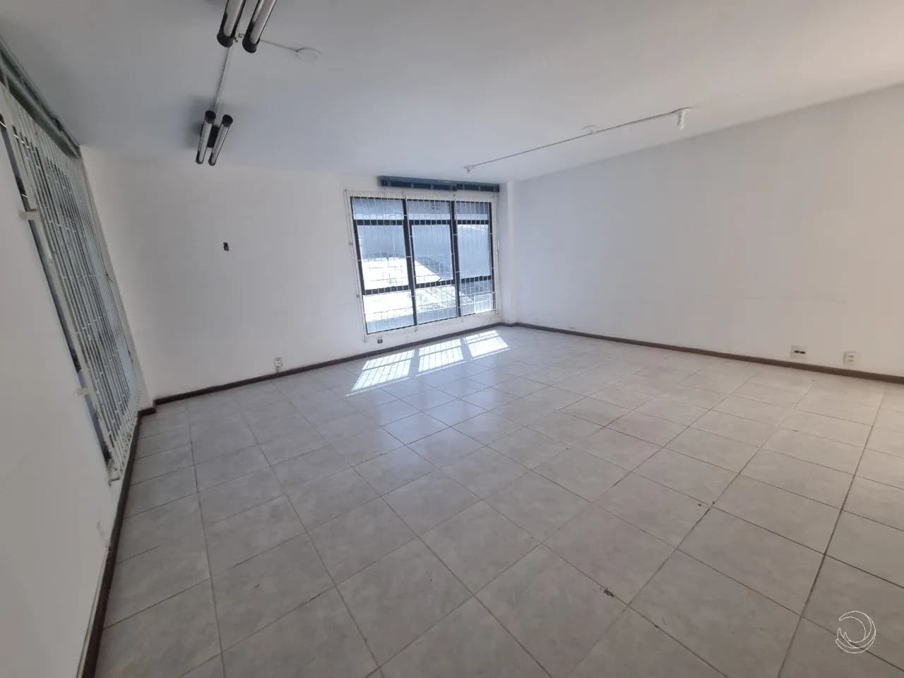 Sala comercial para venda em Centro com 56 m² — foto 5