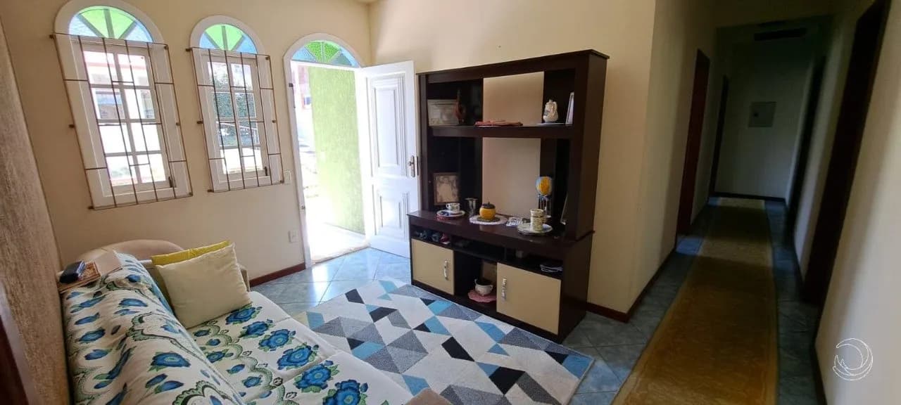 Casa para venda com 6 dormitórios em Praia Comprida com 250 m²