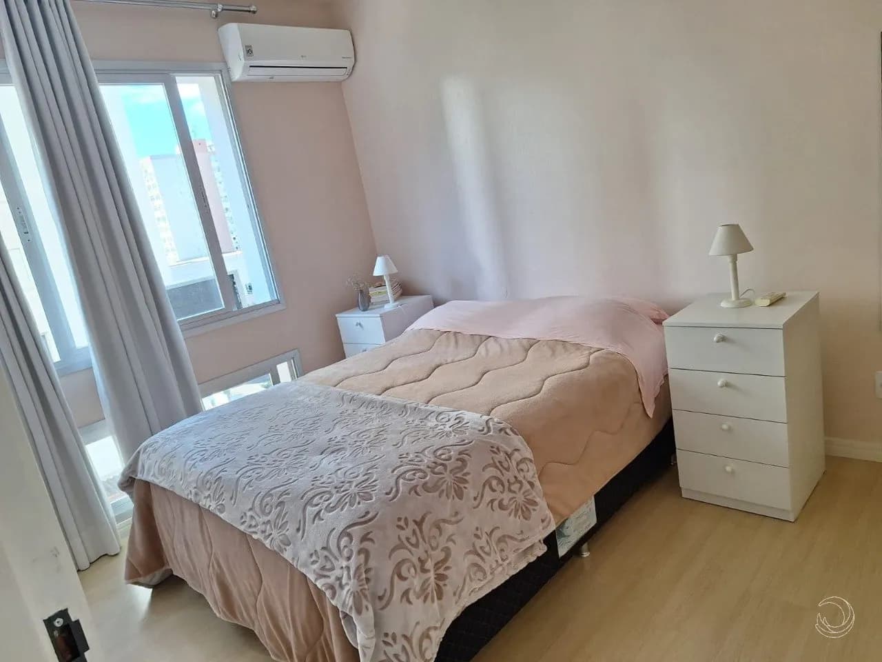 Apartamento para venda com 1 dormitório, em Centro com 40 m² — foto 3