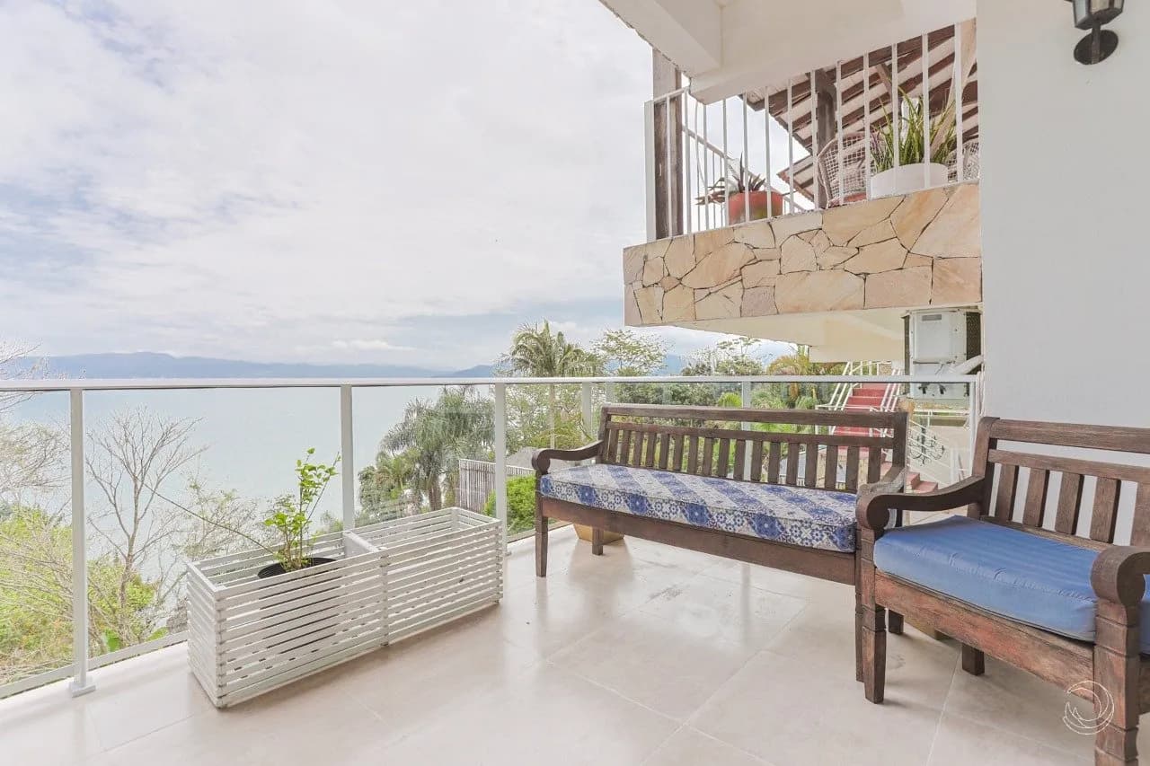 Casa para venda com 5 dormitórios em Sambaqui com 550 m² — foto 5