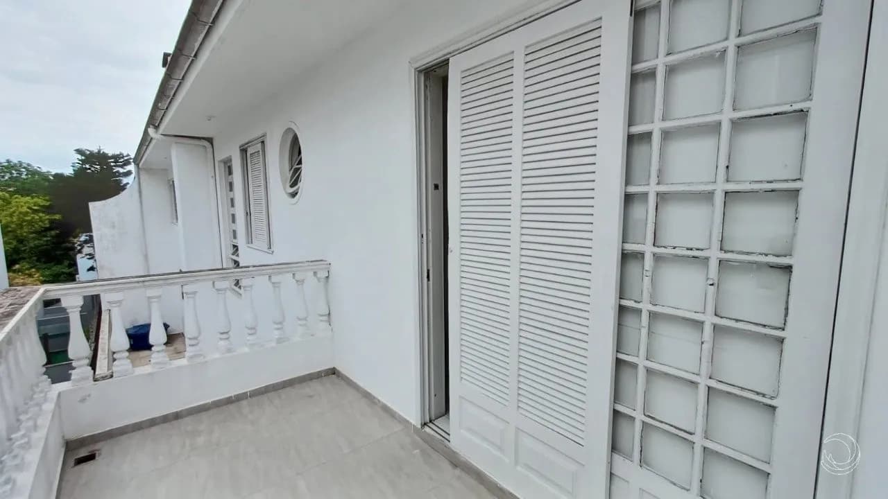 Casa para venda com 6 dormitórios em Coqueiros com 308 m² — foto 5