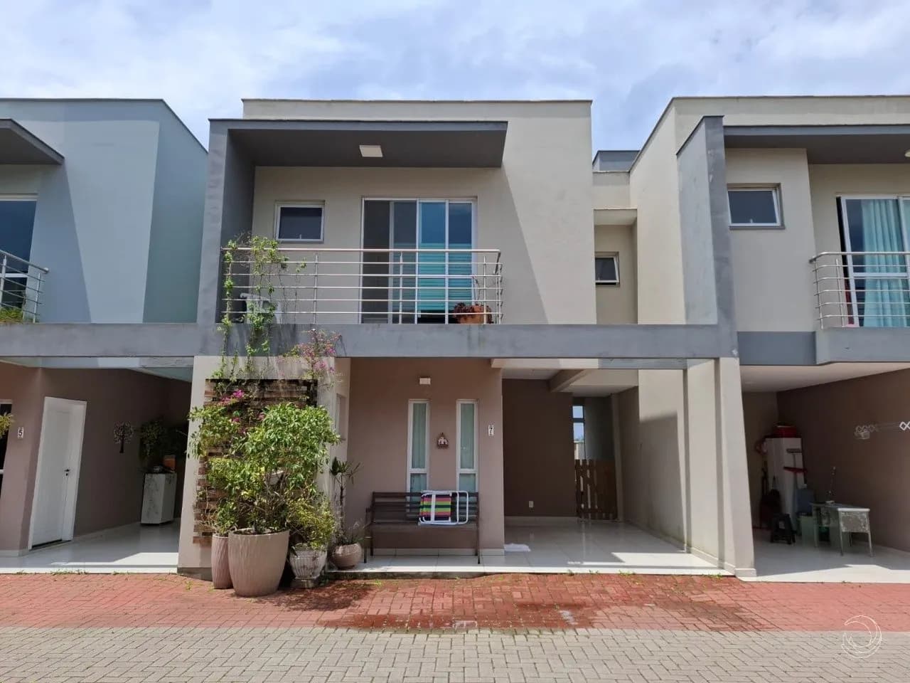 Casa para venda com 3 dormitórios em Ribeirão da Ilha com 115 m² — foto principal