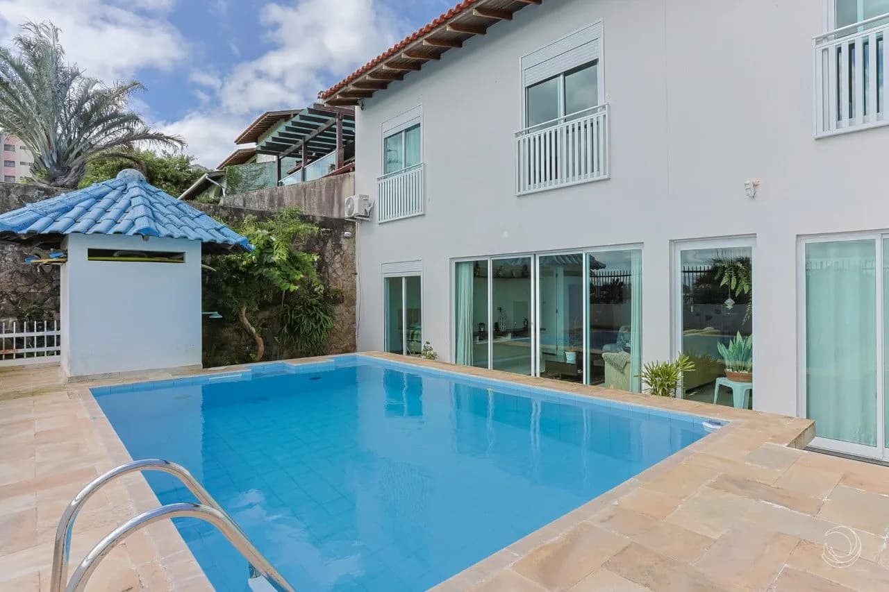 Casa para venda com 5 dormitórios em Bom Abrigo com 241 m² — foto principal