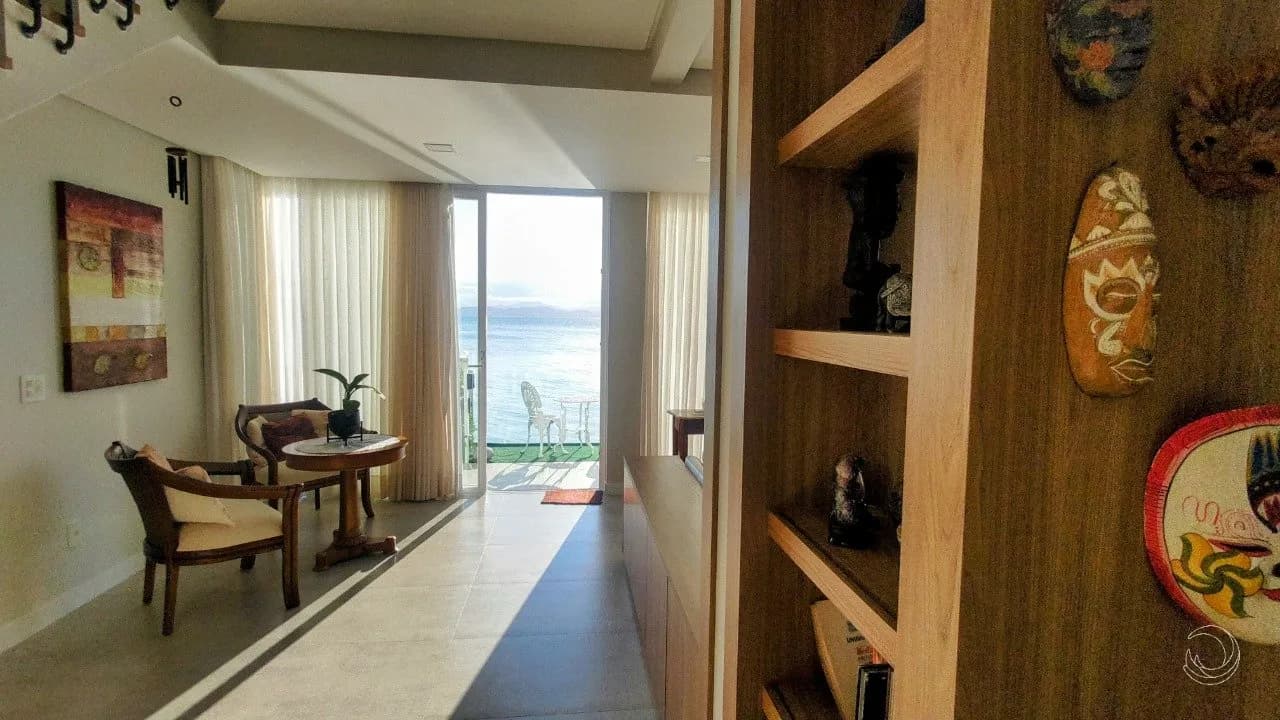 Casa para venda com 3 dormitórios em Cacupé com 240 m² — foto 2