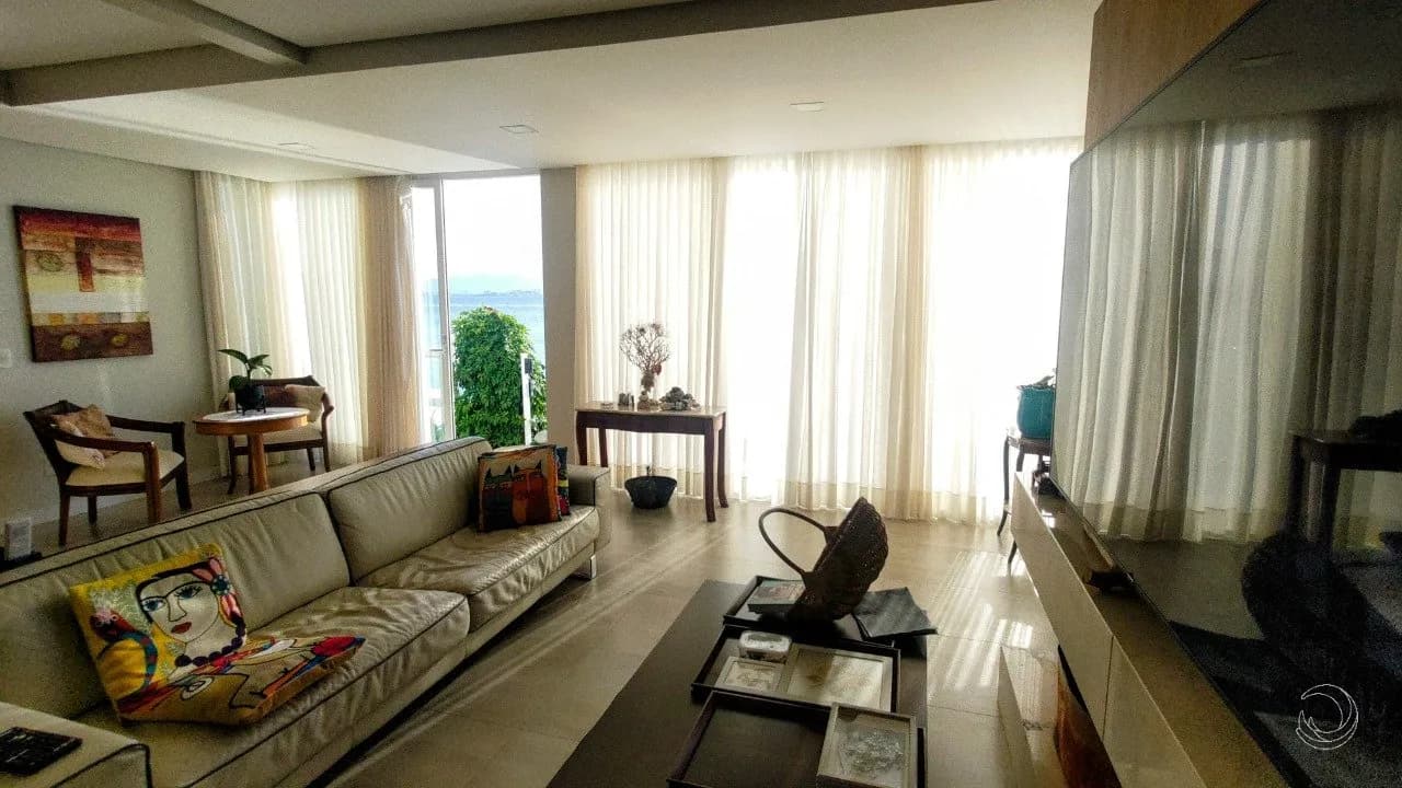 Casa para venda com 3 dormitórios em Cacupé com 240 m² — foto 3