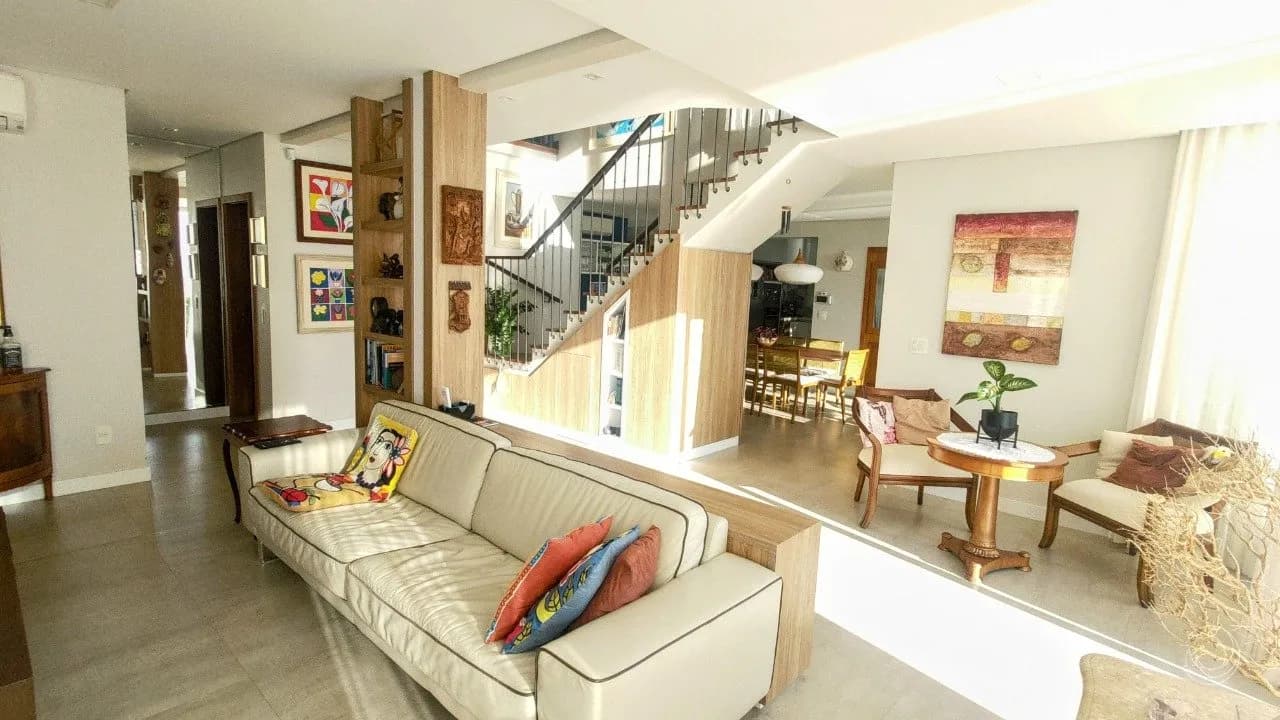 Casa para venda com 3 dormitórios em Cacupé com 240 m² — foto 4