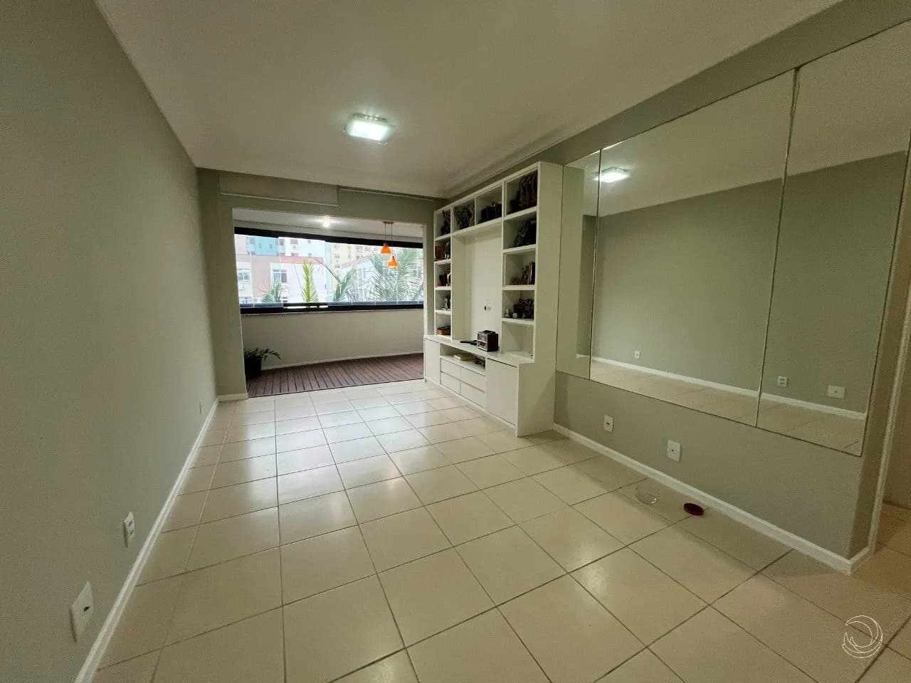 Apartamento para venda com 2 dormitórios em Coqueiros com 93 m² — foto principal
