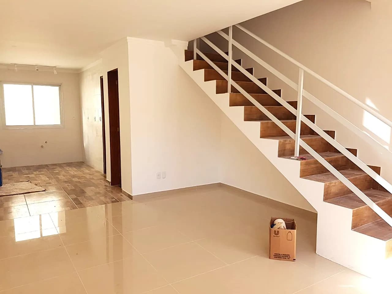 Casa para venda com 2 dormitórios em Caminho Novo com 74 m² — foto 2