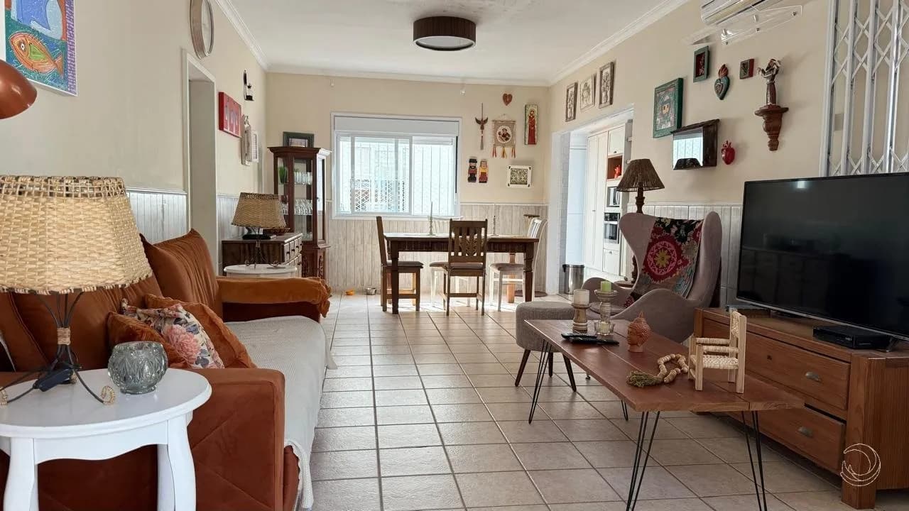 Casa para venda com 3 dormitórios em Sambaqui com 157 m² — foto 2
