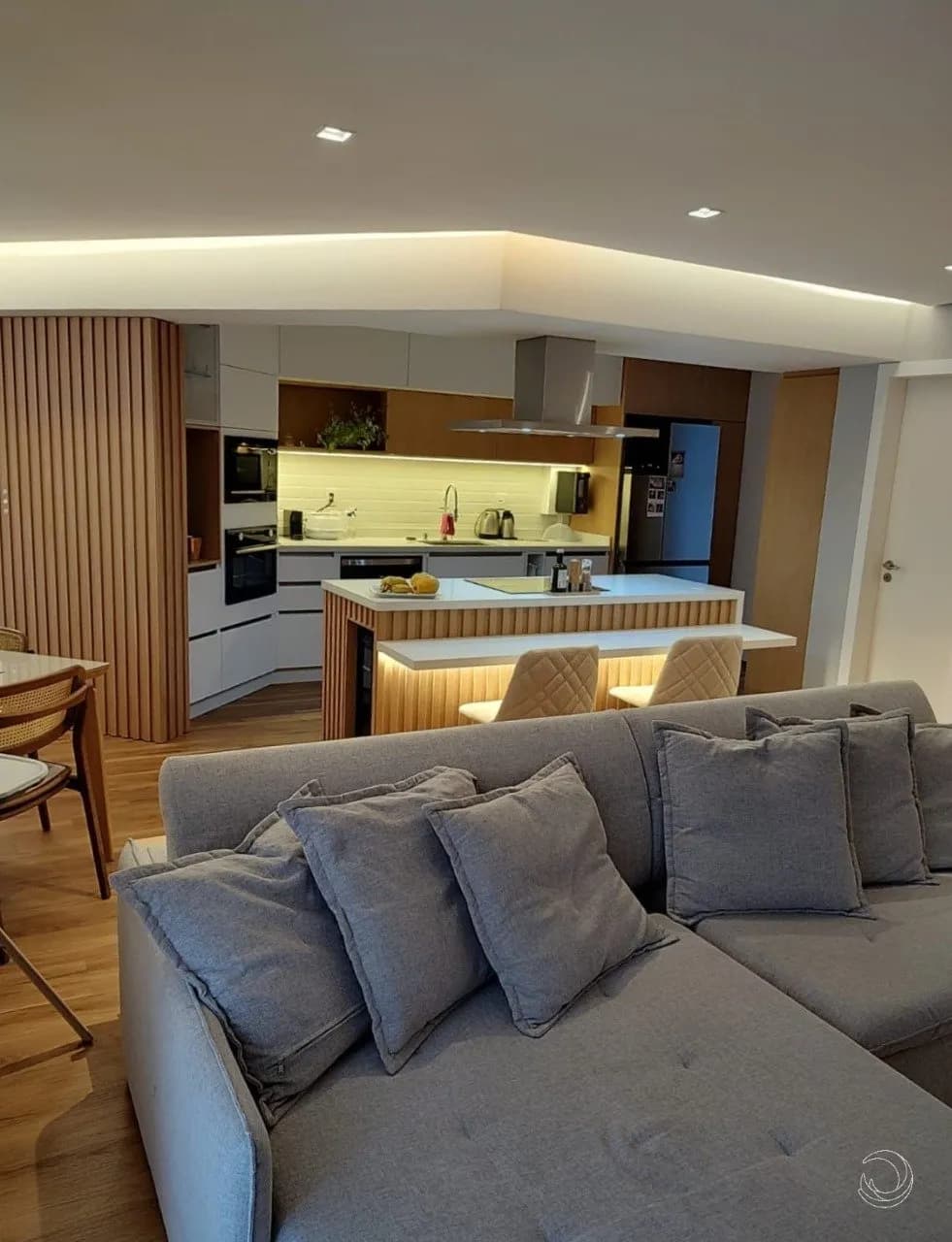 Apartamento para venda com 3 dormitórios em Centro com 119 m² — foto 2