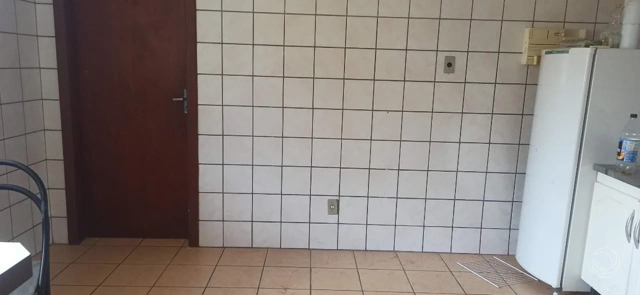 Casa para venda com 3 dormitórios em Coqueiros com 118 m² — foto 4