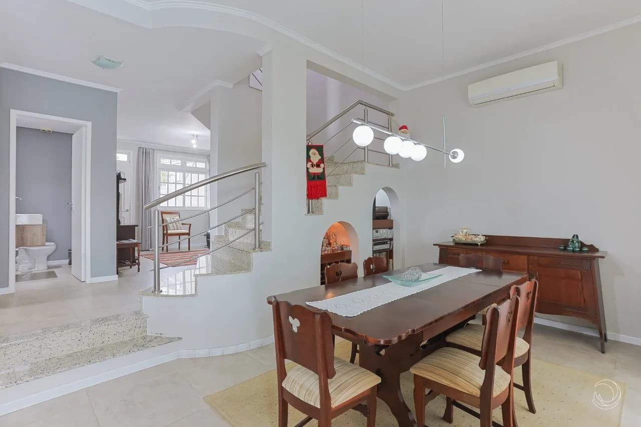 Casa para venda com 3 dormitórios em Agronômica com 254 m² — foto 2