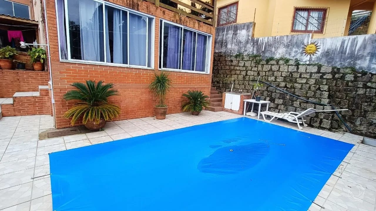Casa para venda com 3 dormitórios em Centro com 150 m² — foto principal